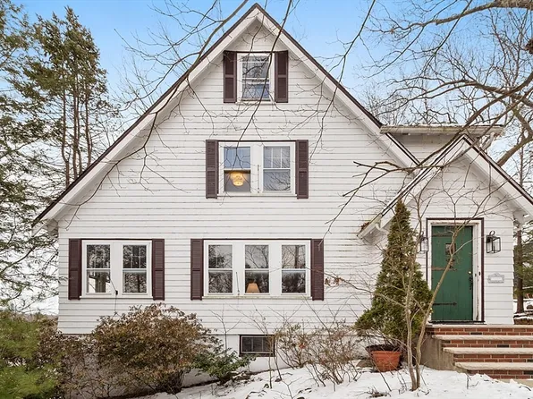 4 Argyle Rd, Arlington, MA 02476