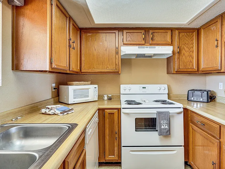 453 Lake Havasu Ave N #D — Photo 6