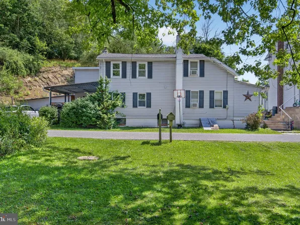 2299 Sunny Rd, New Ringgold, PA 17960