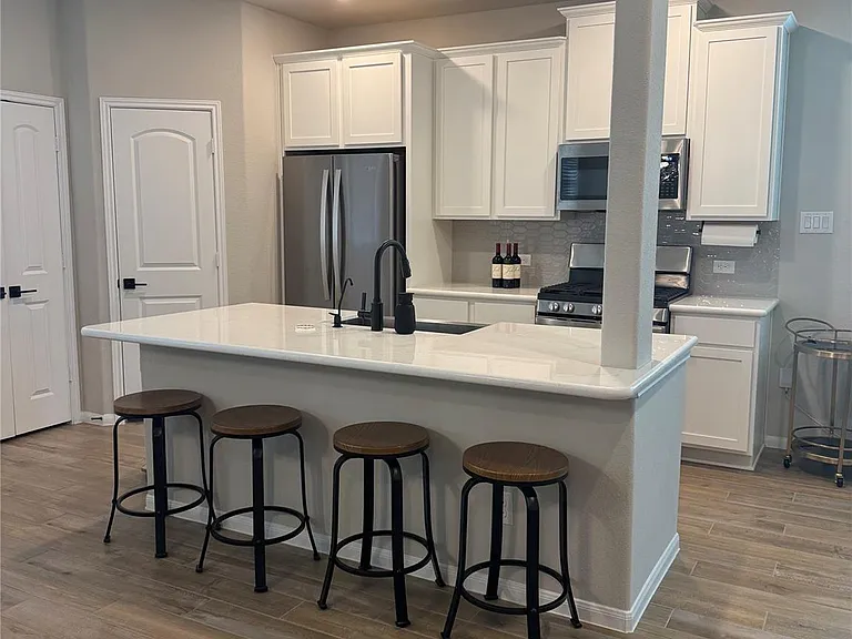 5504 Hyde Park Dr — Photo 12