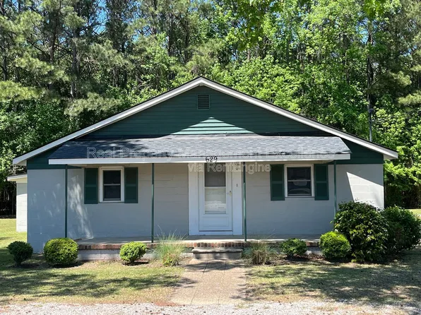 629 S Peedin Ave, Selma, NC 27576