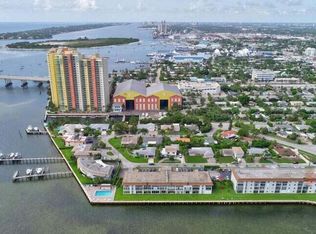 400 Wilma Cir APT 207, Riviera Beach, FL 33404