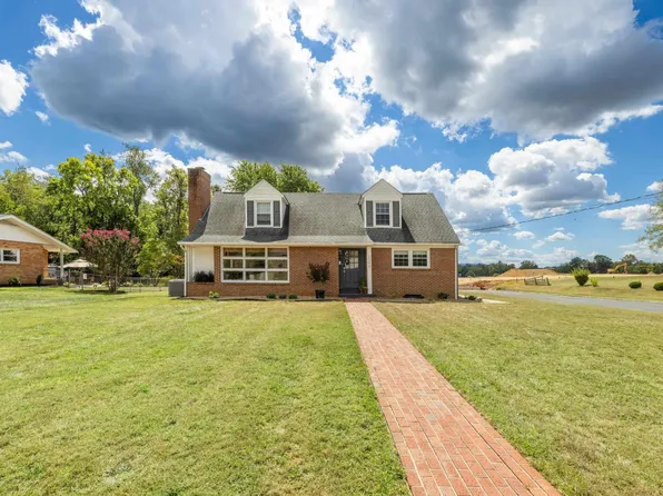 2240 Belvue Rd, Waynesboro, VA 22980