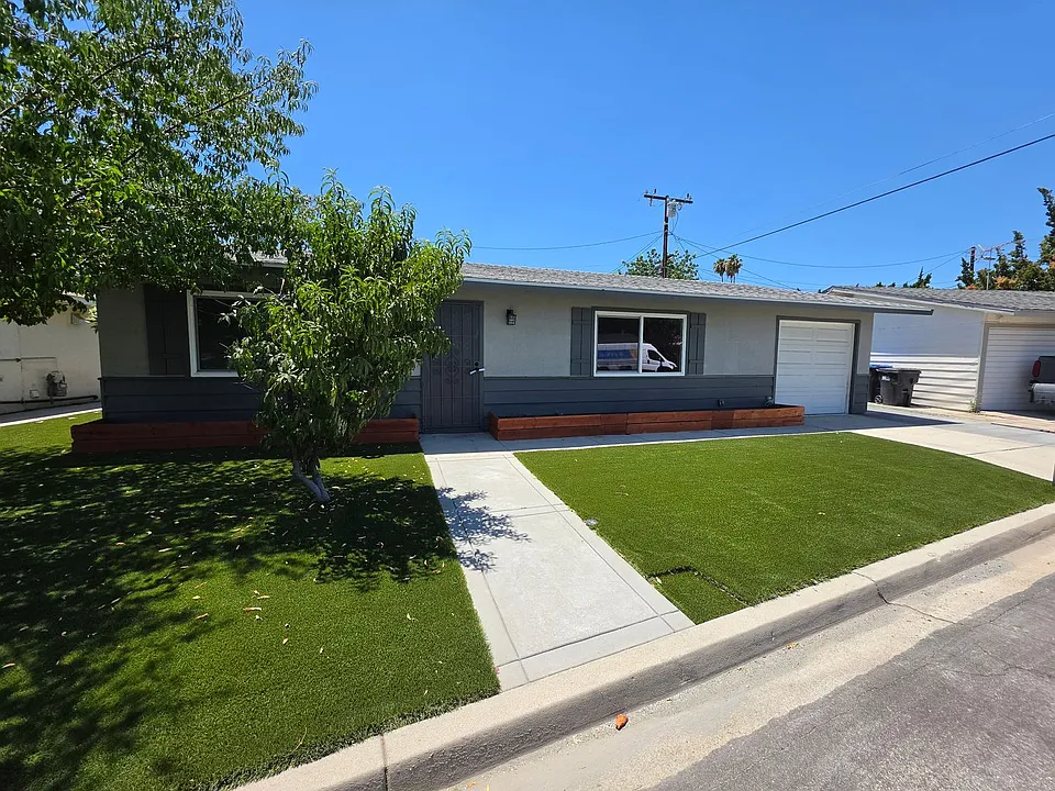 26111 Doverwood Pl