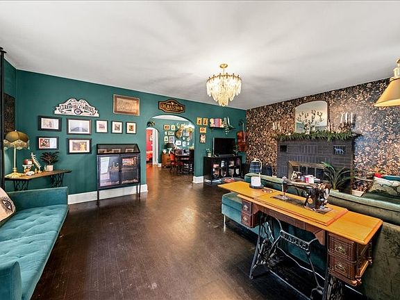 4th image of 159 Temple St