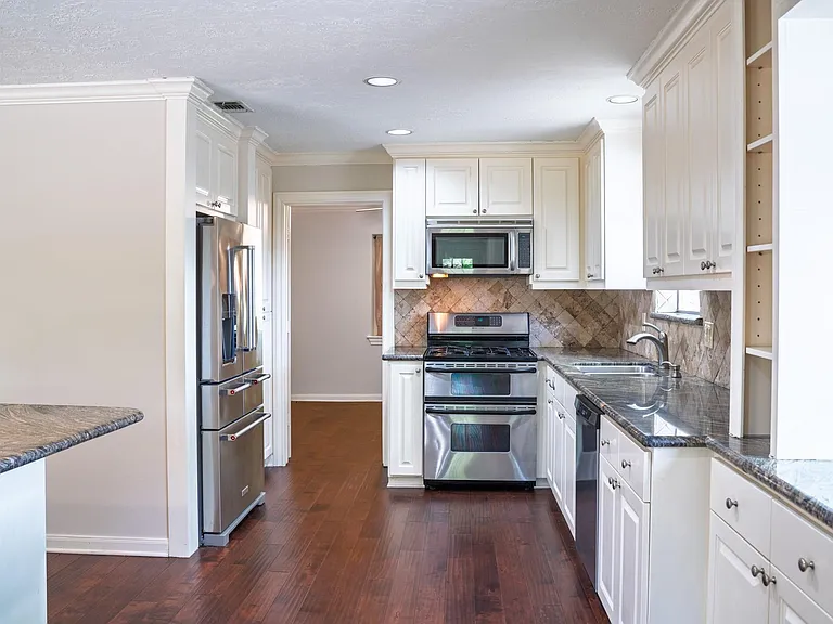 1704 Crystal Hills Dr — Photo 6