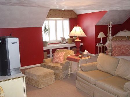 Huge MBR with private sitting area