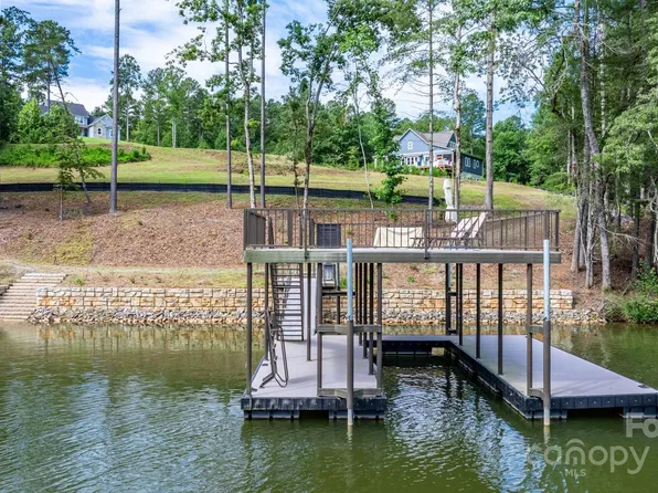 1408 Lake Vista Dr NE #11/12, Connelly Springs, NC 28612