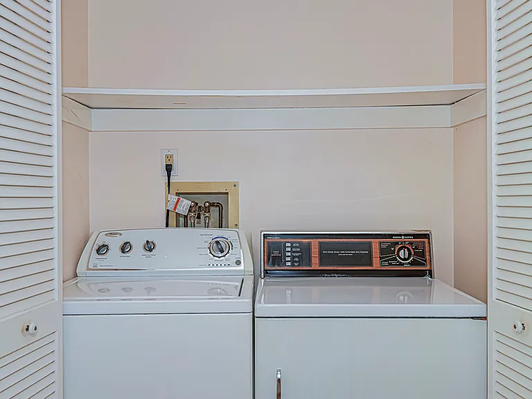 131 Peppertree Dr #21 — Photo 24