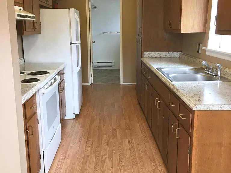 11040 NE Maine Ave — Photo 11
