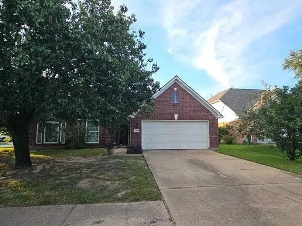 8014 Aspen Ct, Baytown, TX 77523