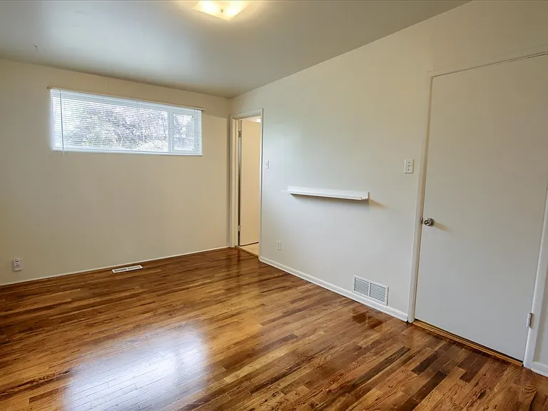 1452 S 300 E — Photo 11