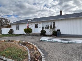 461 1st Avenue, Lindenhurst, NY 11757