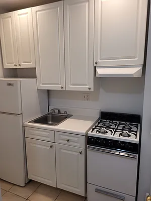 Rented by LC Lemle Real Estate Group | media 9