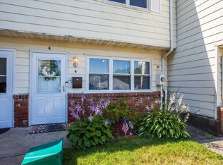 4 Connecticut Ct, Matawan, NJ 07747