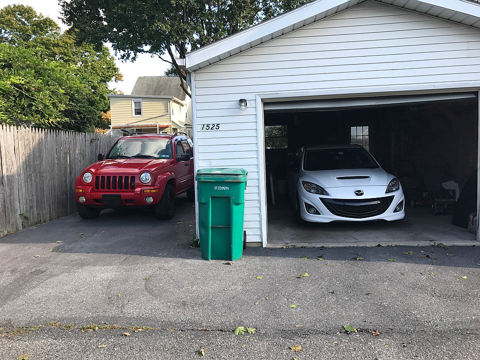 2nd image of 1525 Main St