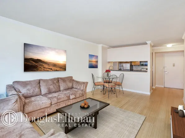 2 S End Ave APT 8M, New York, NY 10280