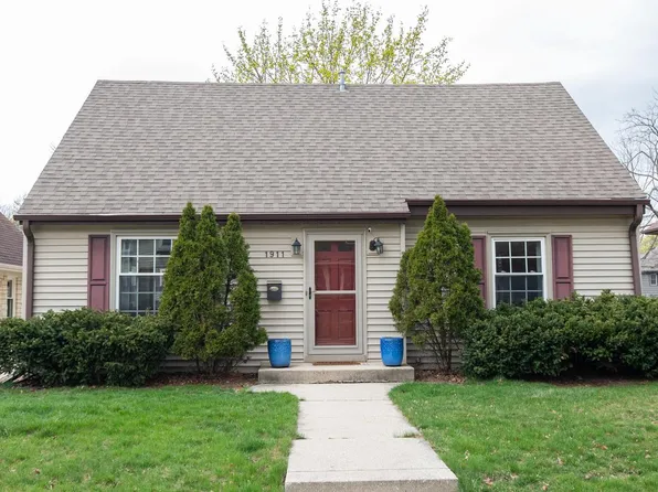 1911 North 84th STREET, Wauwatosa, WI 53226