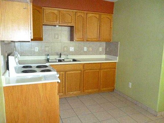 3rd image of 209 E Patricia St