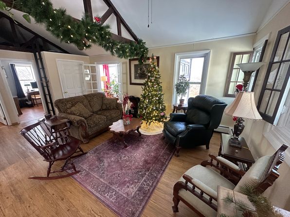 496 Mountainview Ave #B