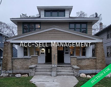 1st image of 1626 Francis Ave SE