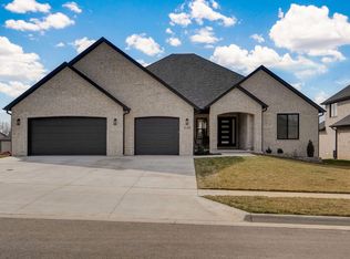 2124 N Silver Charm Avenue, Springfield, MO 65802