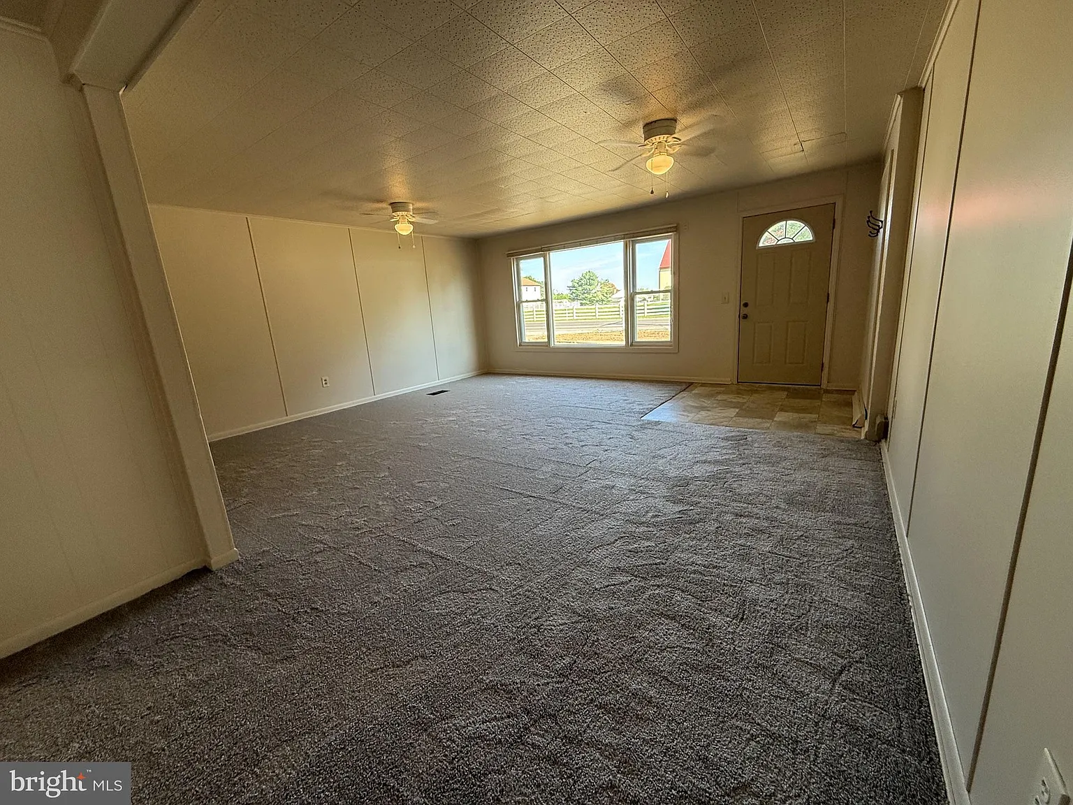 4 bed, 2.5 bath, 3094 sqft, $1,995 — Photo 2