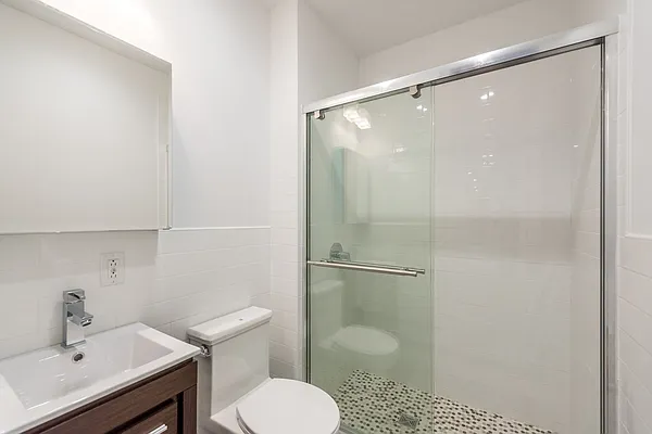 Rented by Nooklyn NYC LLC | media 58