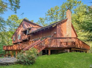 7 Lancaster Ct, Ramsey, NJ 07446