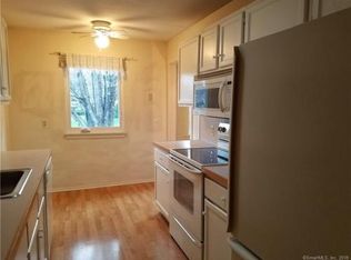 502 Heritage Vlg #D, Southbury, CT 06488