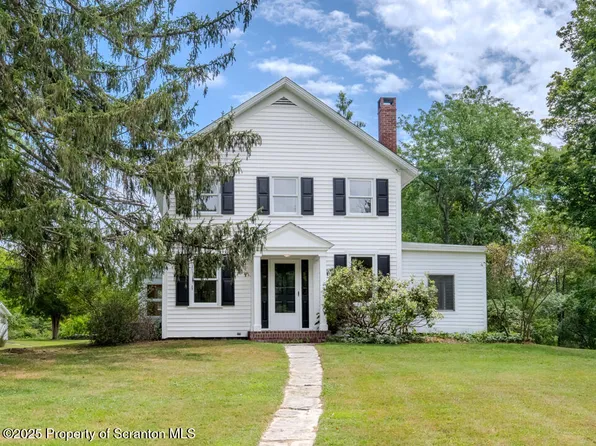 158 N Gravel Pond Rd, Clarks Summit, PA 18411