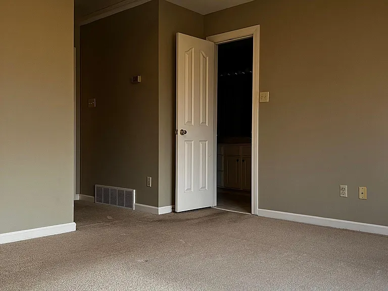 1560 Kirby Pkwy — Photo 10
