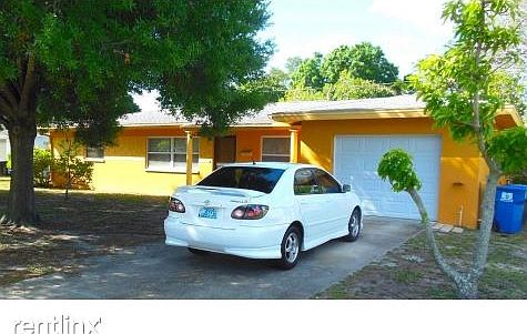 1st image of 944 62nd Pl S