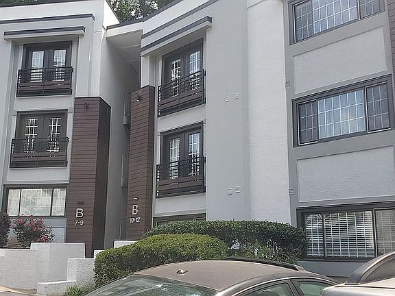 2nd image of 1445 Monroe Dr NE APT E32