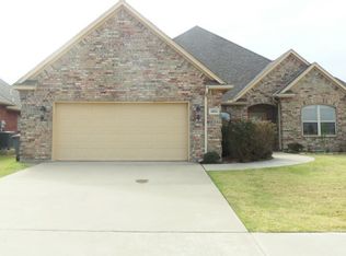 6814 SW Oakland Ln, Lawton, OK 73505