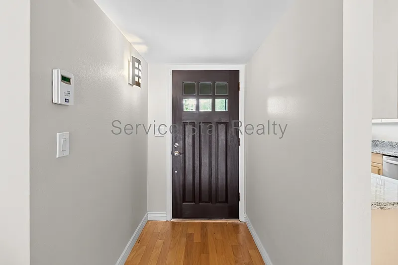 4 bed, 2.0 bath, 2000 sqft, $3,850 — Photo 4