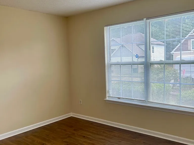 8584 Guthrie Dr — Photo 9
