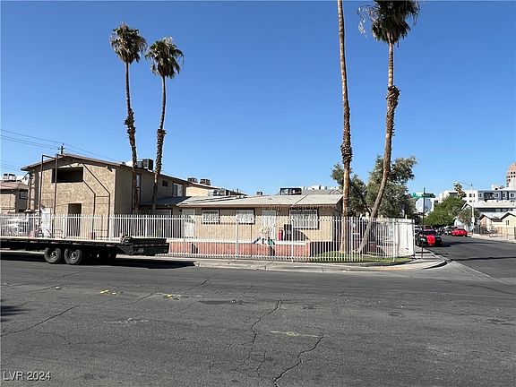 2nd image of 537 McKellar Cir