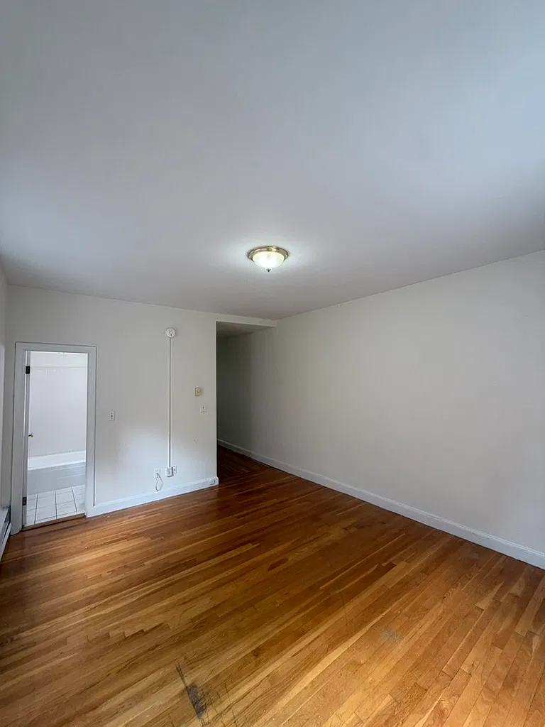 531 Beacon St — Photo 2