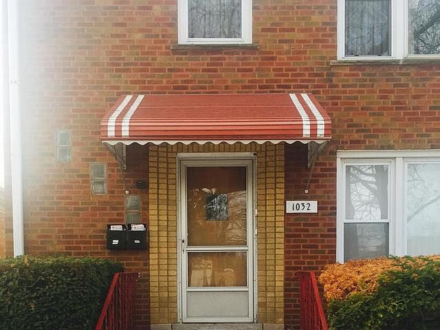 1st image of 1032 Linden Ave APT 1