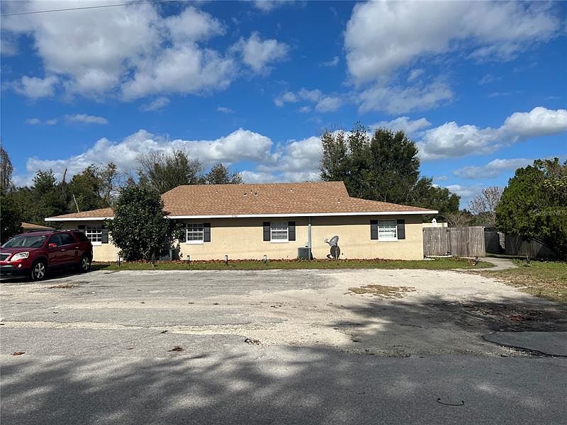 1st image of 5205 SE 31st St