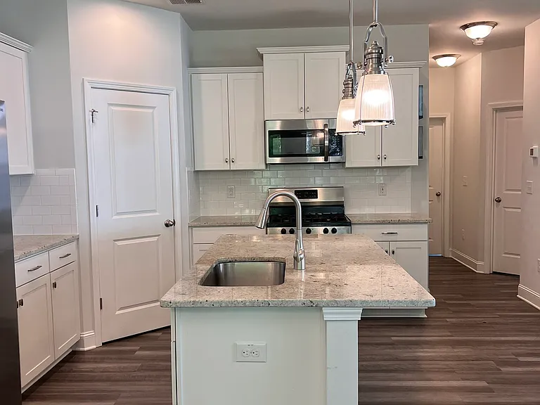 1107 Compass Dr — Photo 8