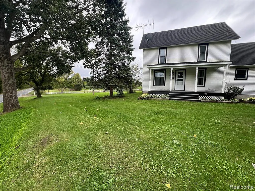 4 bed, 2114 sqft, $2,000 — Photo 2