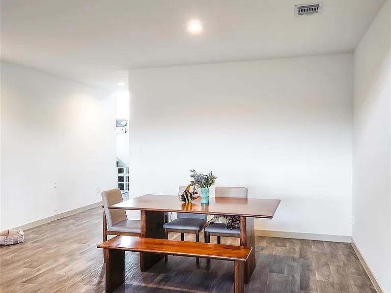 7219 Sunbreeze Ln — Photo 9