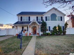 3 Seaton St, Massapequa, NY 11758