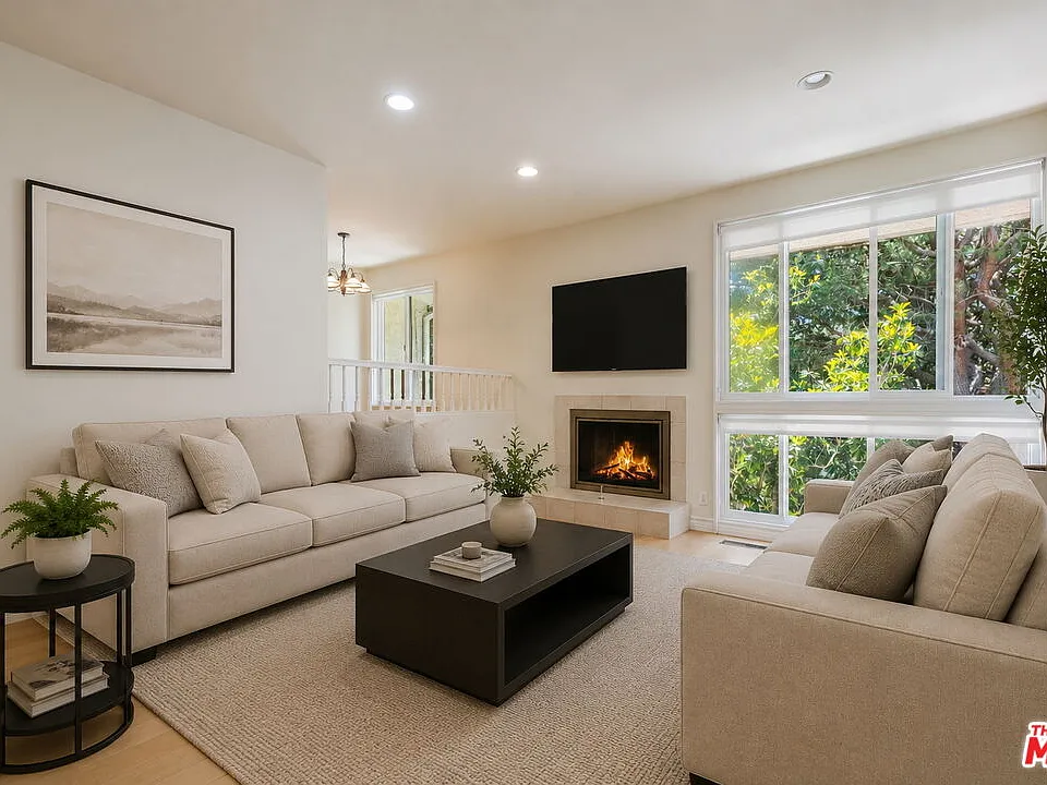 17241 Palisades Cir
