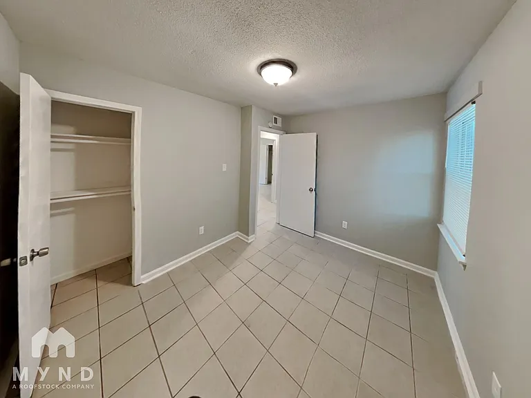 2535 Eastbrook Dr — Photo 12