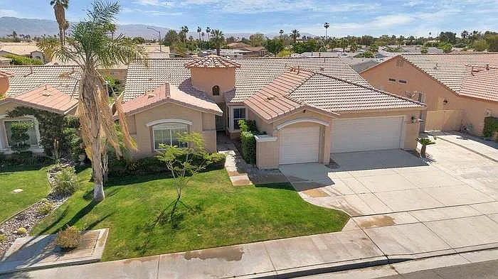 47626 Calle Diamante