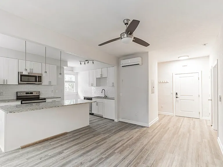 Innovo Living Hyde Park — Photo 88