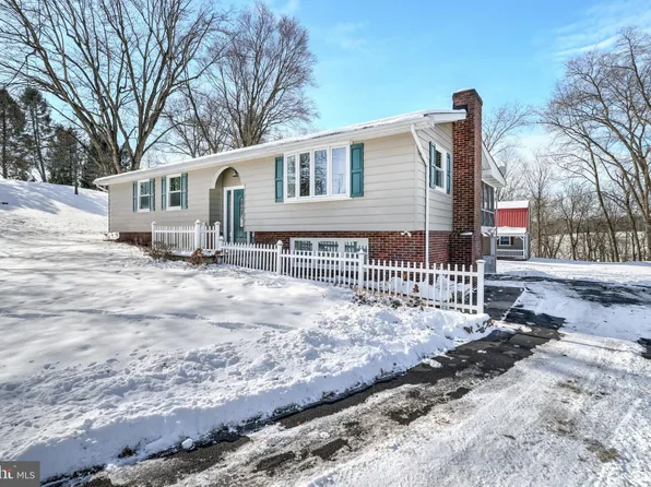 1040 Bowers Bridge Rd, Manchester, PA 17345